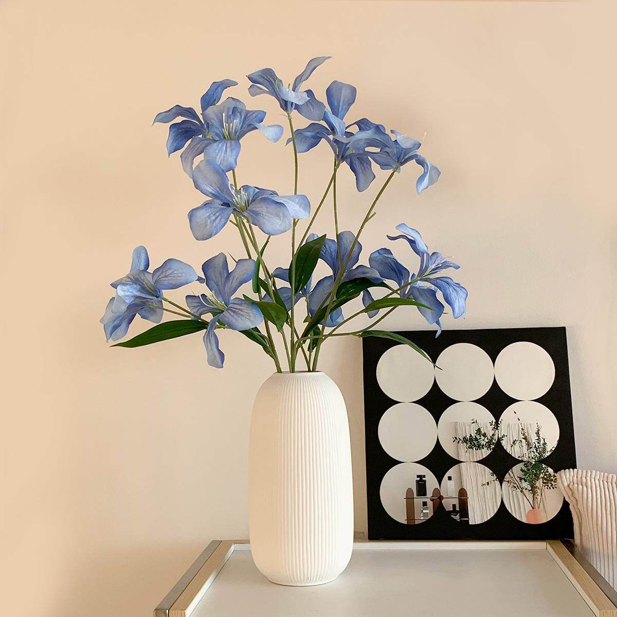 Floral decoration figurine